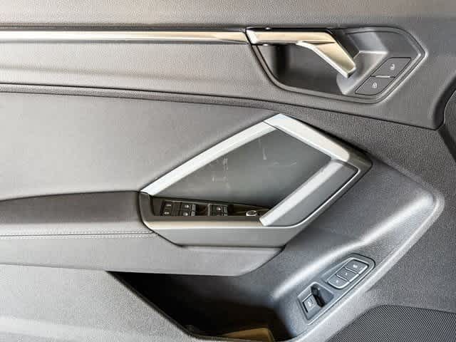 Thumbnail: 2025 Audi Q3 - 22