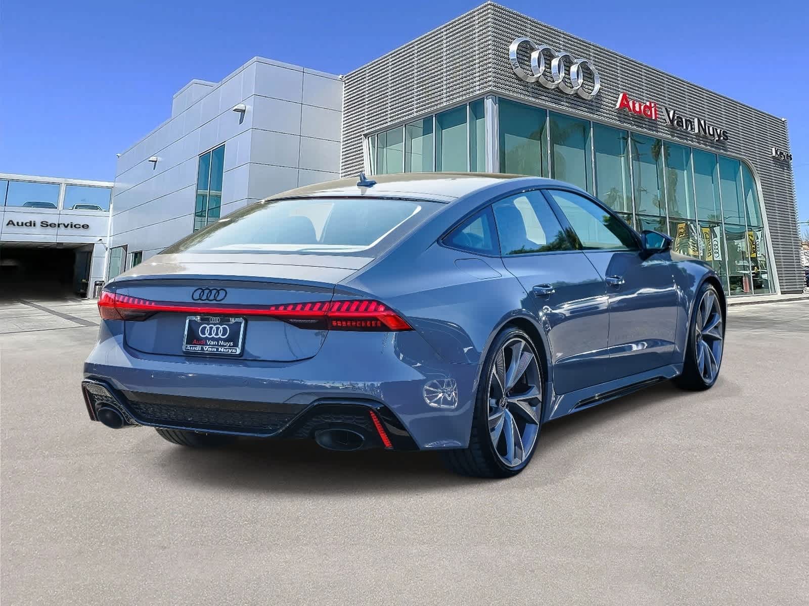 Thumbnail: 2022 Audi RS 7 - 4