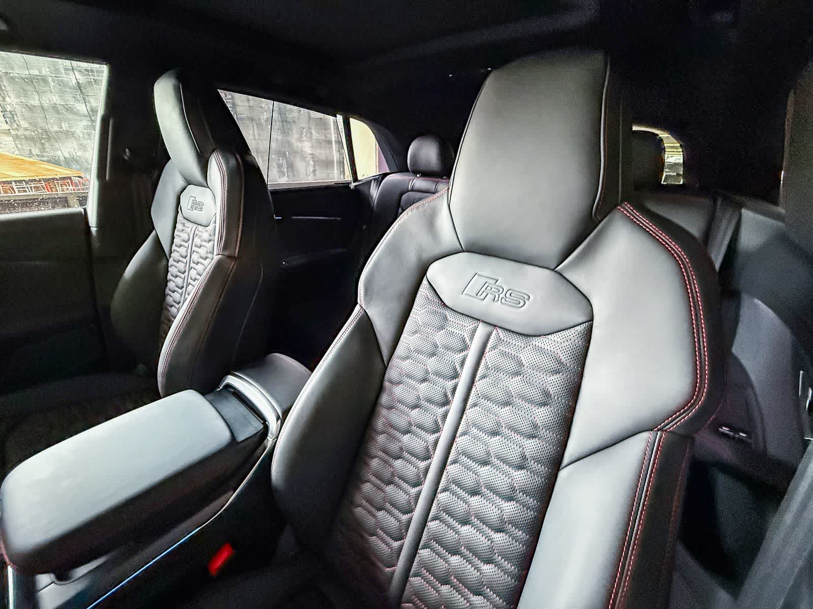 Thumbnail: 2026 Audi RS Q8 - 26