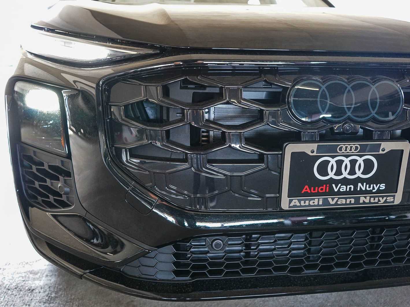 Thumbnail: 2026 Audi Q3 - 11