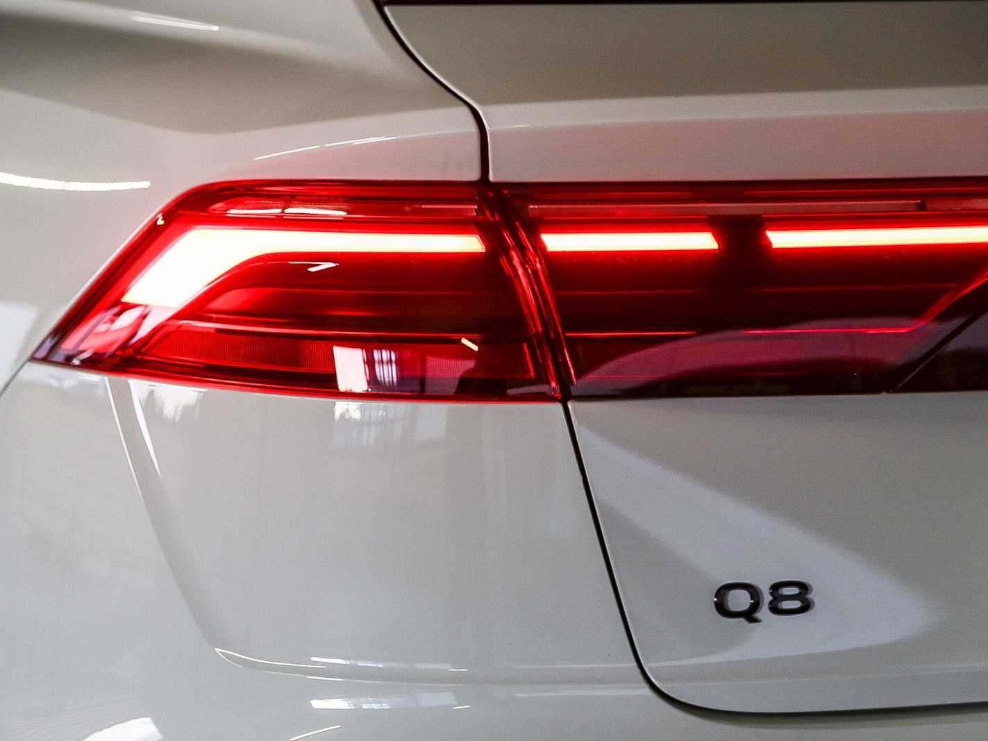 Thumbnail: 2026 Audi Q8 - 9