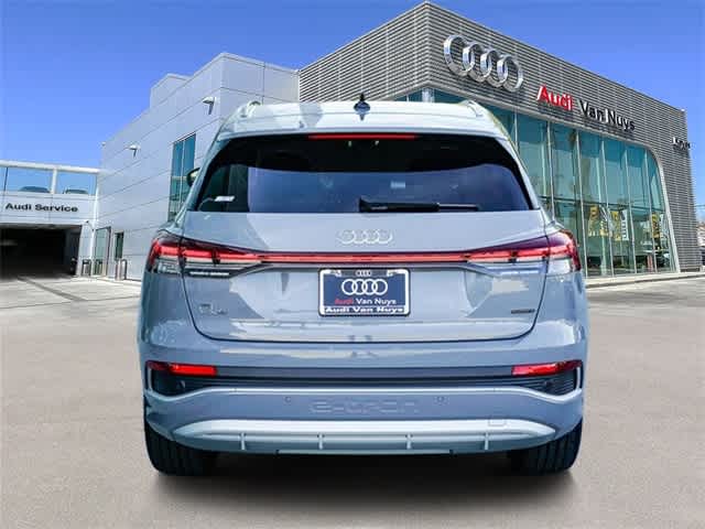 Thumbnail: 2023 Audi Q4 e-tron - 3