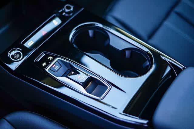 Thumbnail: 2025 Audi Q6 e-tron - 23