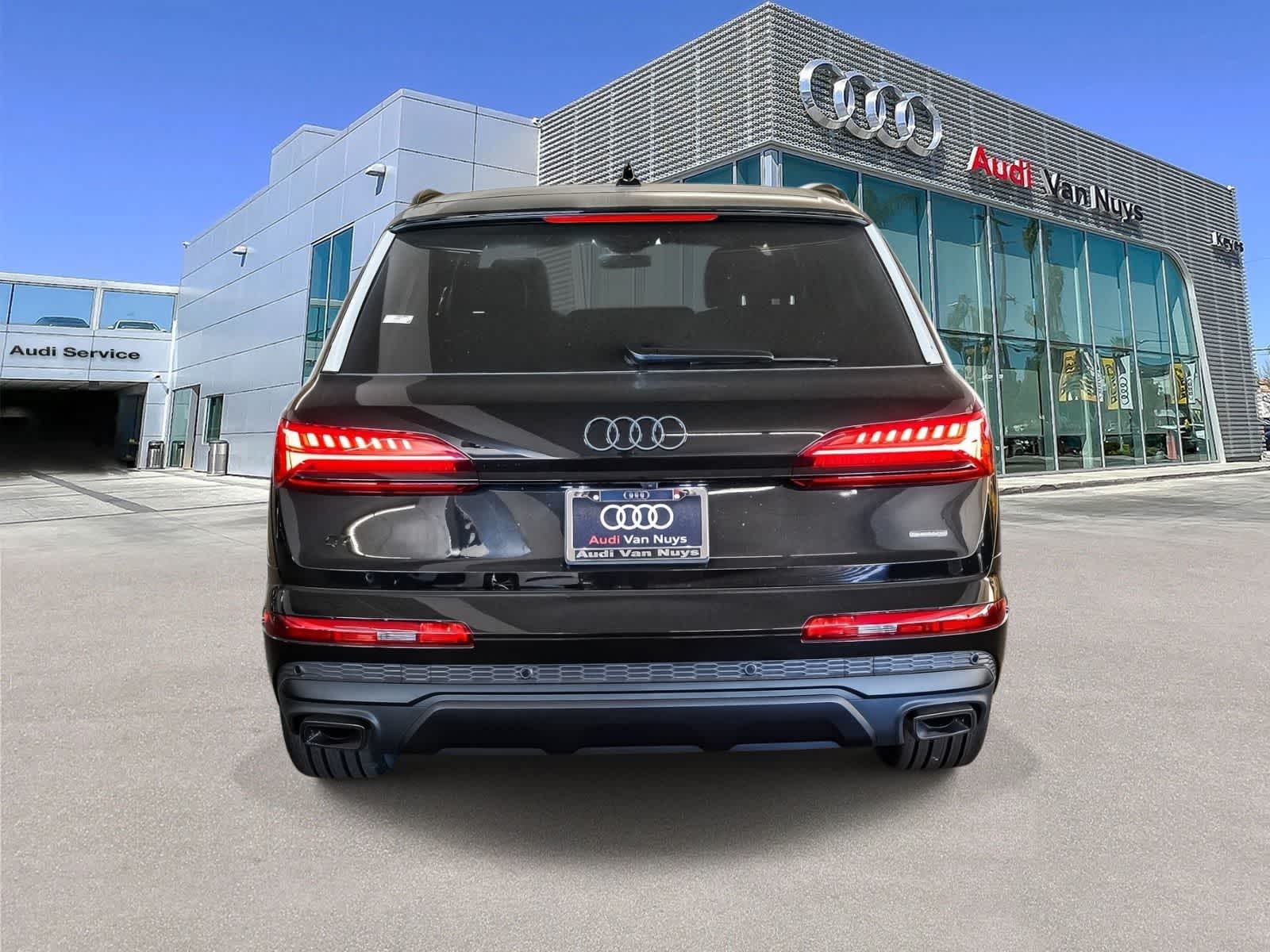 Thumbnail: 2026 Audi Q7 - 5