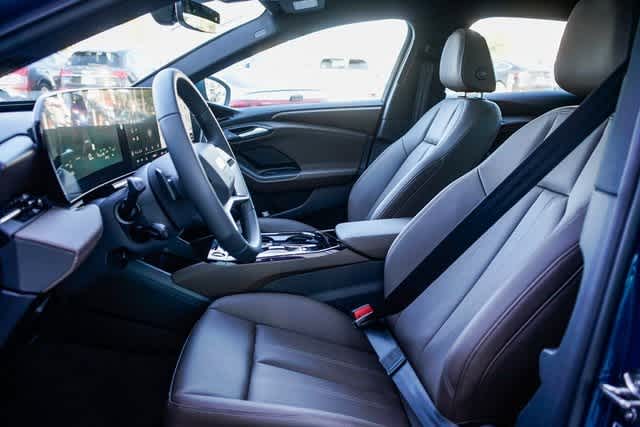 Thumbnail: 2025 Audi e-tron S - 17