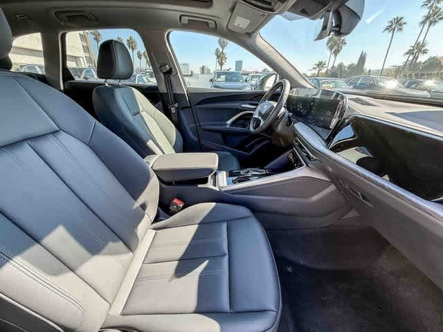 Thumbnail: 2025 Audi Q5 - 17