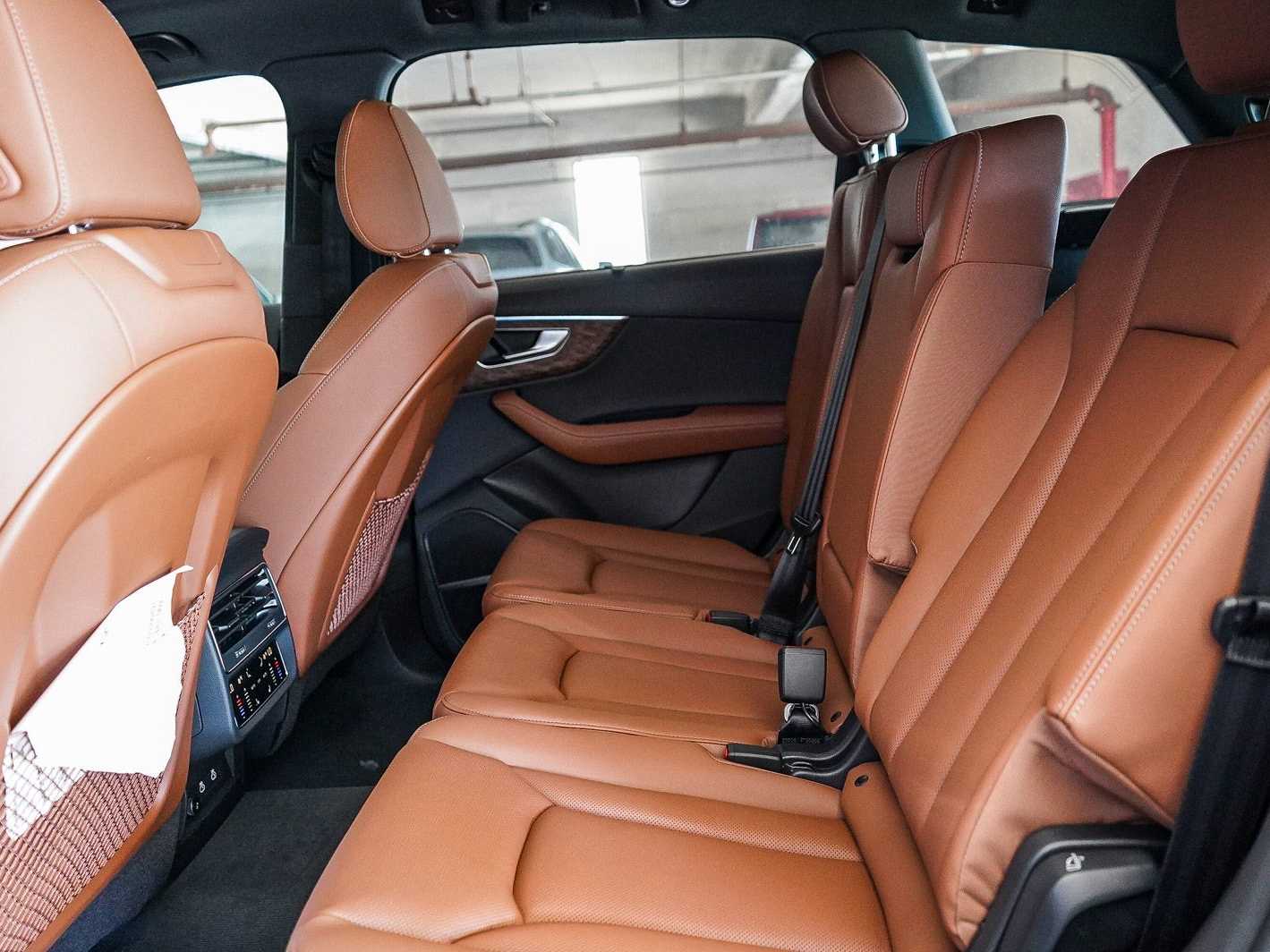 Thumbnail: 2026 Audi Q7 - 18