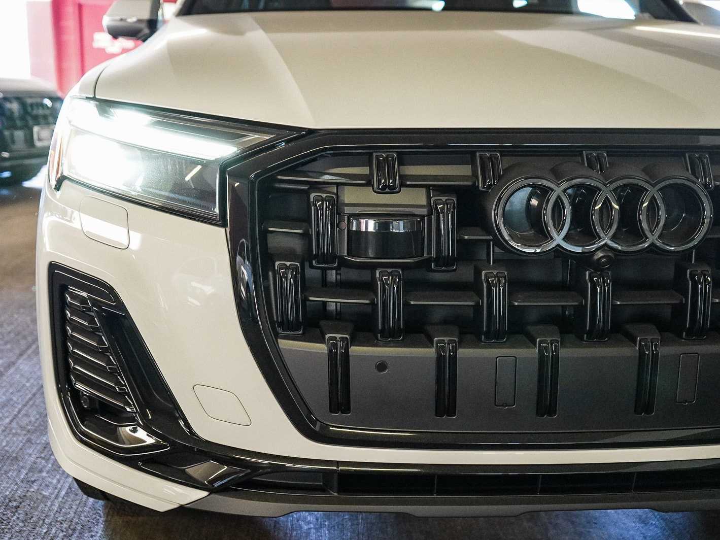 Thumbnail: 2026 Audi Q7 - 11
