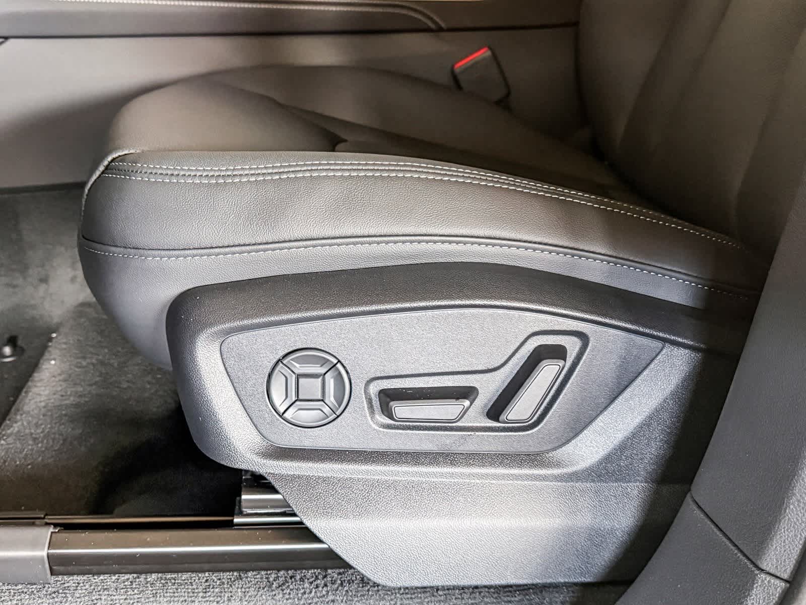 Thumbnail: 2026 Audi Q7 - 21