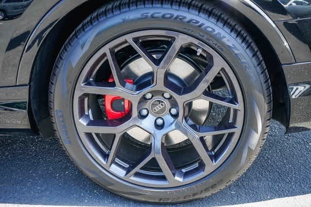 Thumbnail: 2025 Audi SQ7 - 10