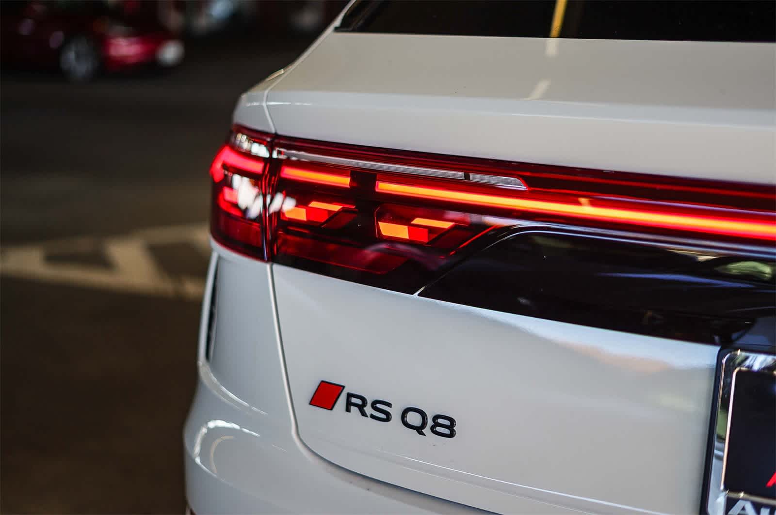 Thumbnail: 2025 Audi RS Q8 - 9