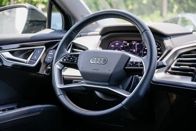 Thumbnail: 2023 Audi Q4 e-tron - 15
