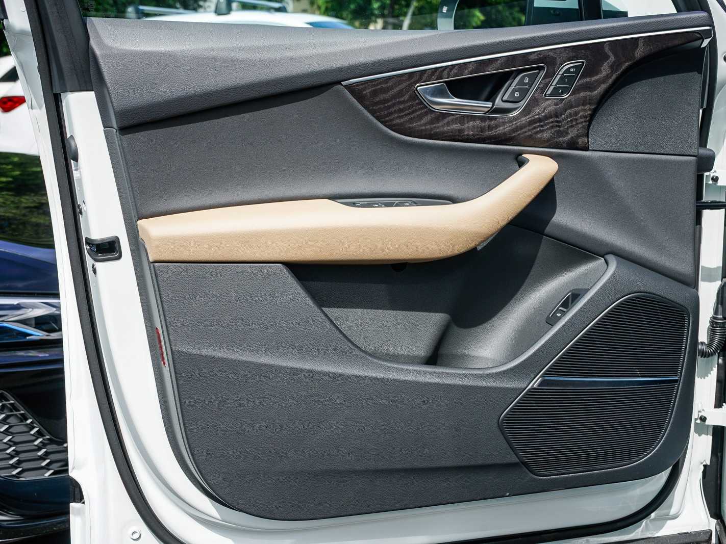 Thumbnail: 2026 Audi Q7 - 20