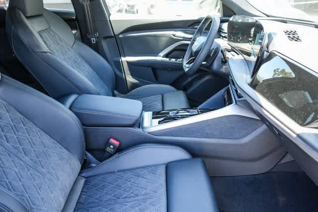 Thumbnail: 2025 Audi SQ5 - 26