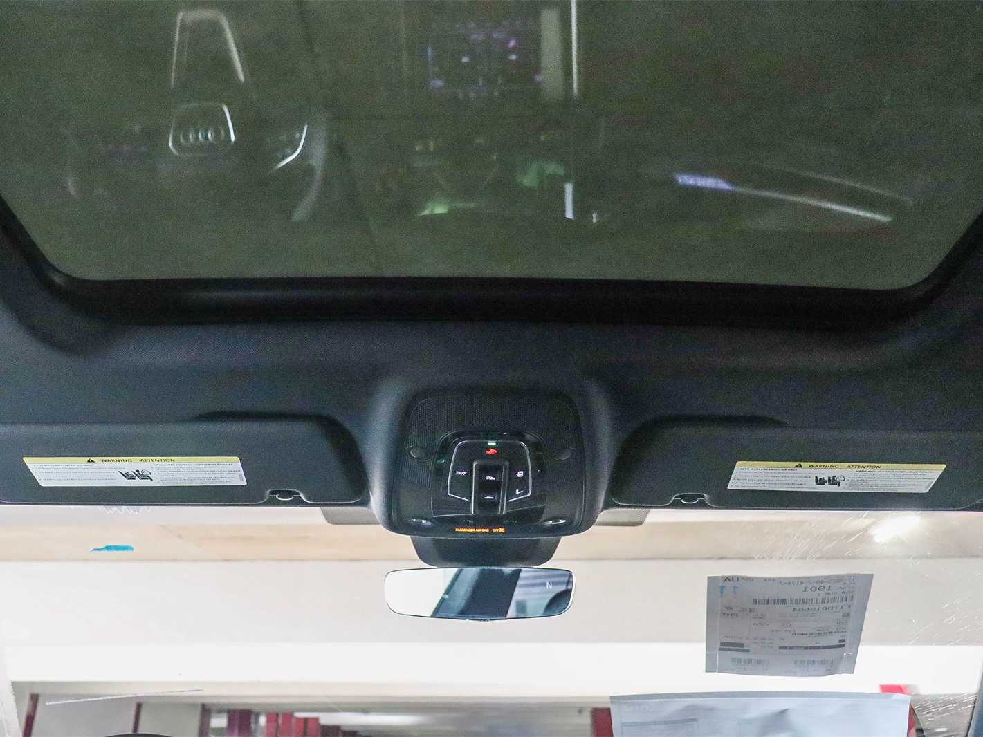 Thumbnail: 2026 Audi Q8 - 16