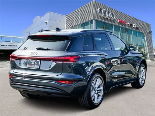 Thumbnail: 2025 Audi Q6 e-tron - 4