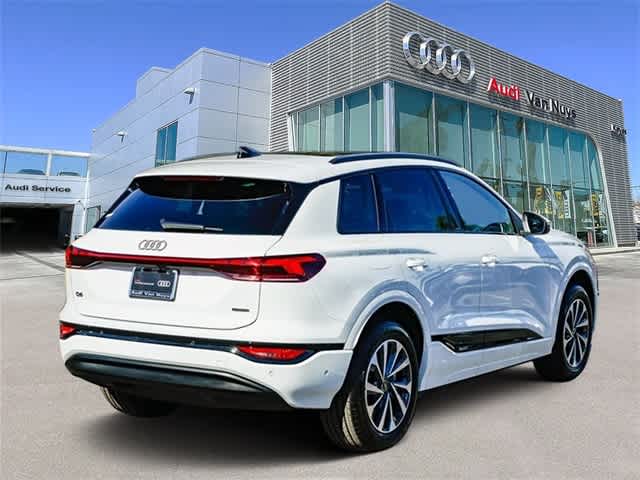 Thumbnail: 2025 Audi Q6 e-tron - 4