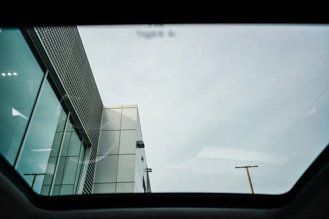 Thumbnail: 2025 Audi Q6 e-tron - 11