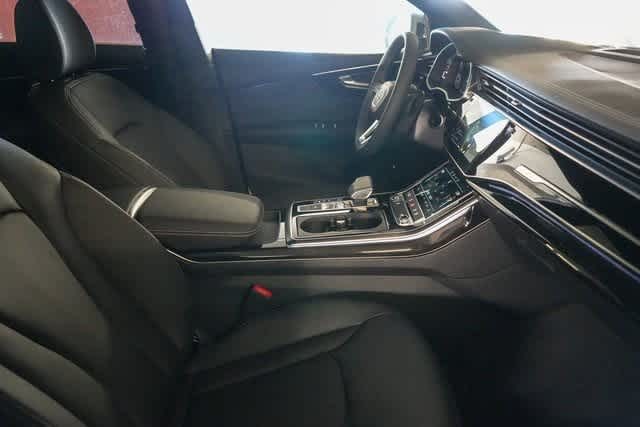 Thumbnail: 2025 Audi Q8 - 23