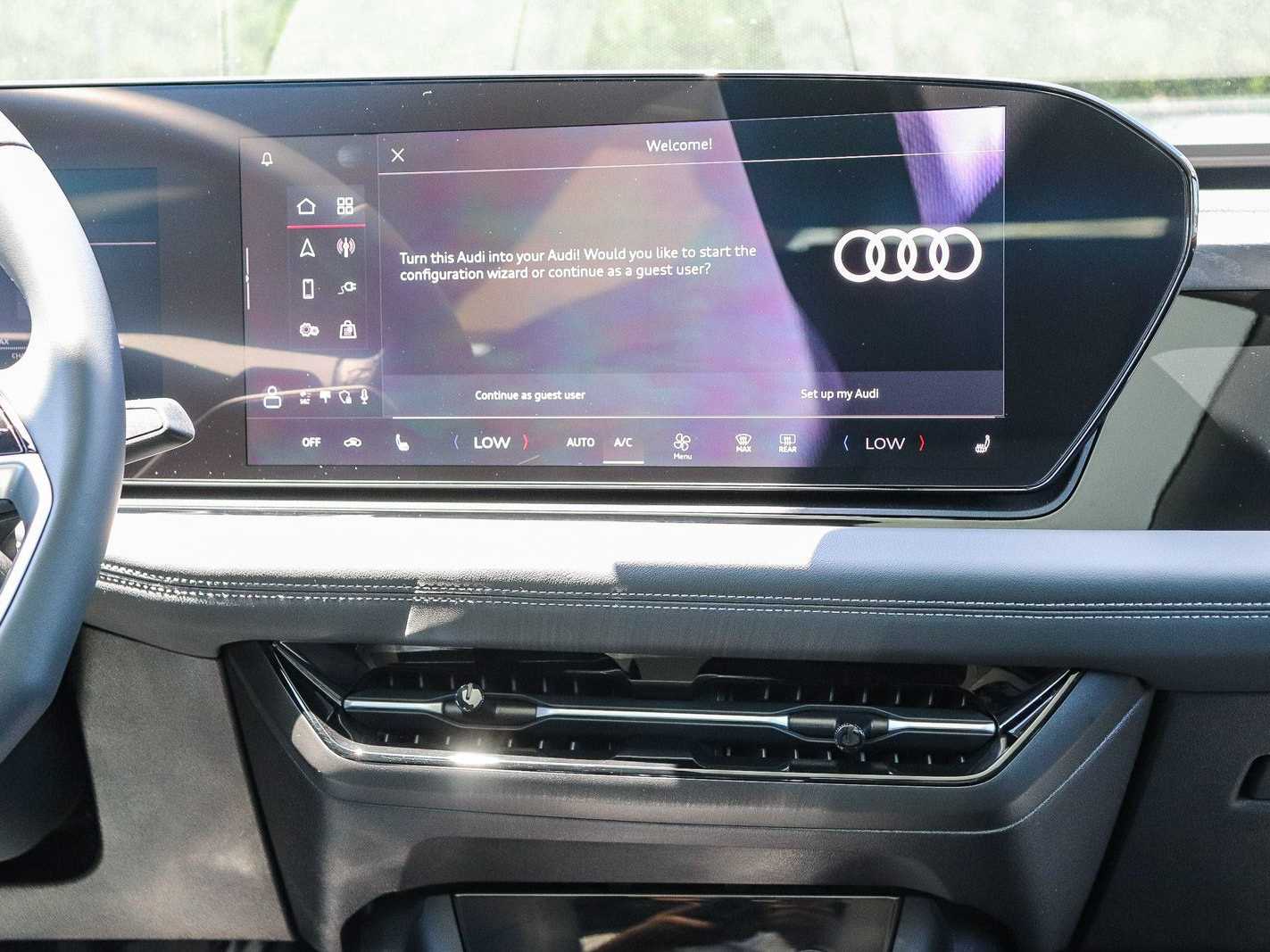 Thumbnail: 2025 Audi e-tron - 12