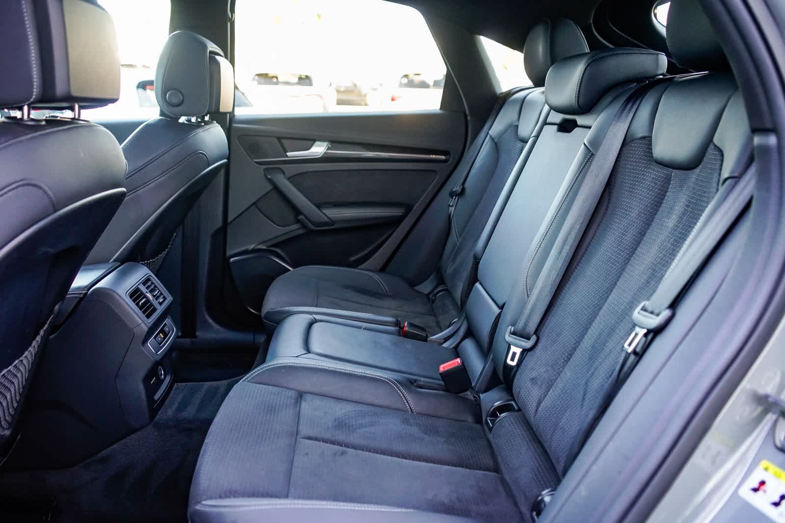 Thumbnail: 2022 Audi SQ5 - 17