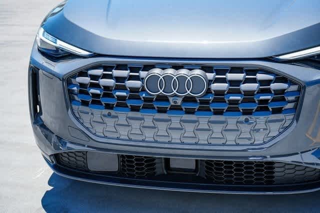 Thumbnail: 2025 Audi Q5 - 9