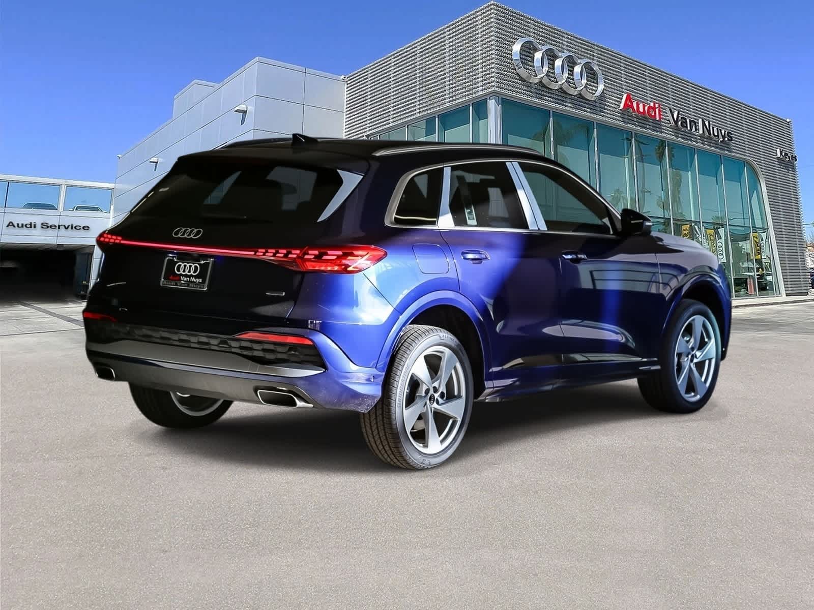 Thumbnail: 2025 Audi Q5 - 4