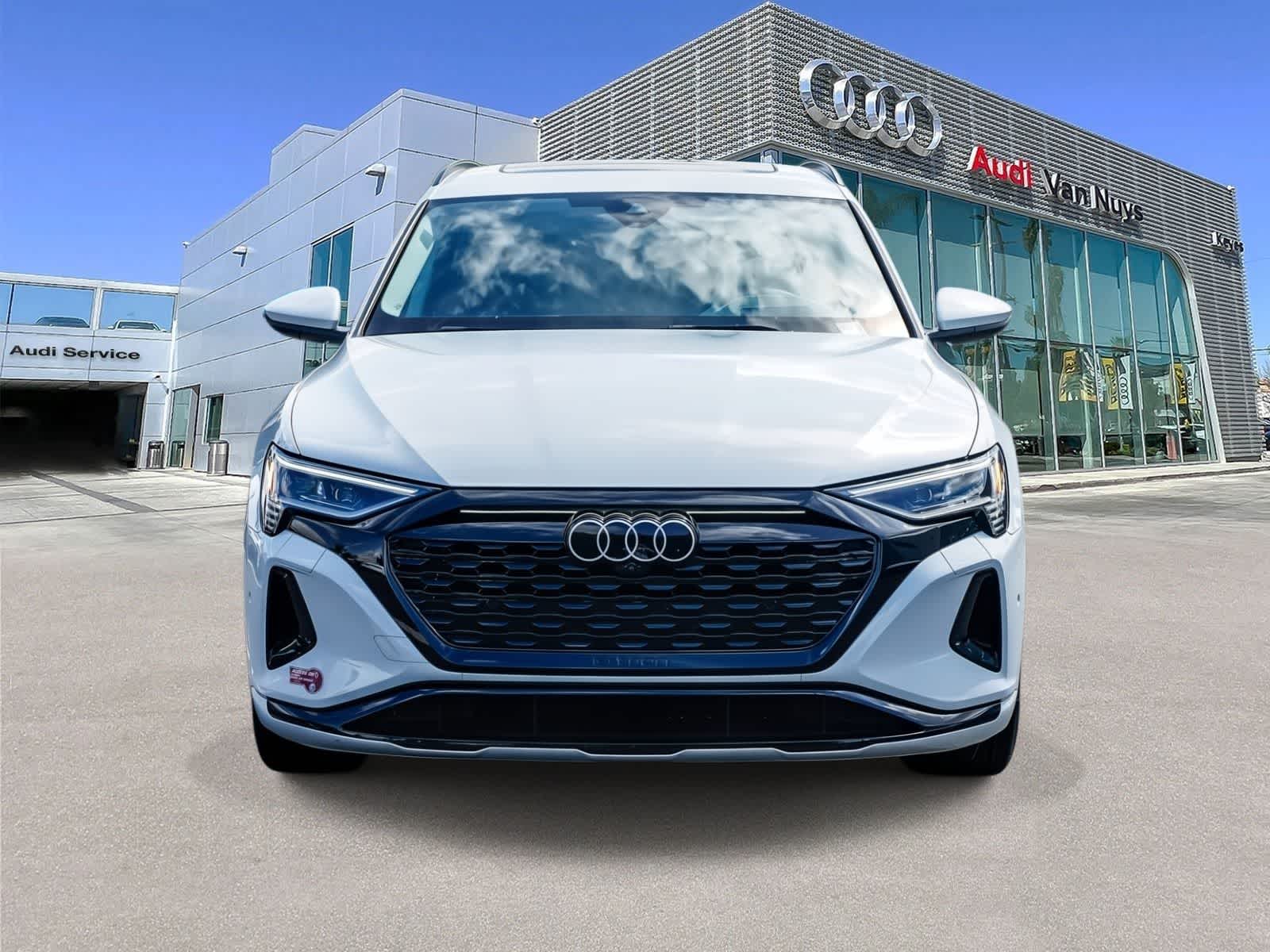 Thumbnail: 2024 Audi Q8 e-tron - 6