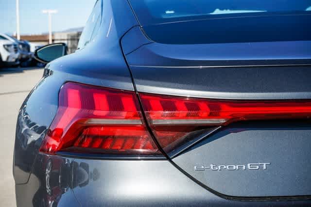 Thumbnail: 2023 Audi e-tron GT - 9