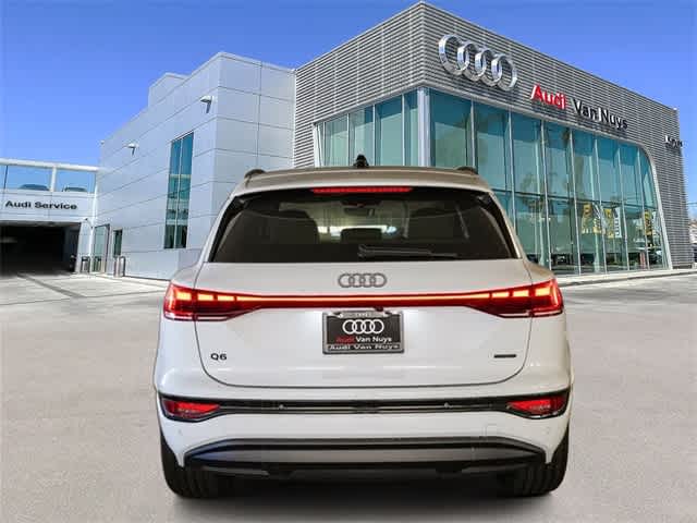 Thumbnail: 2025 Audi Q6 e-tron - 3