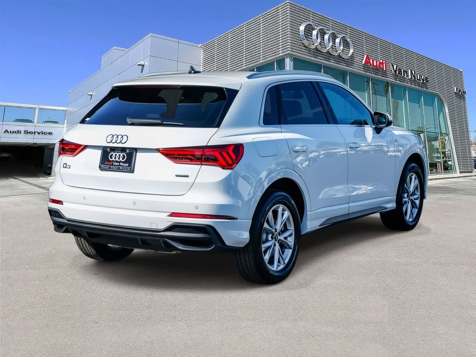 Thumbnail: 2025 Audi Q3 - 4