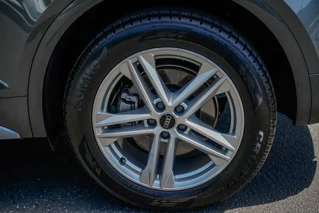 Thumbnail: 2022 Audi Q5 - 10