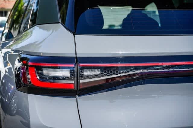 Thumbnail: 2023 Volkswagen ID.4 - 9