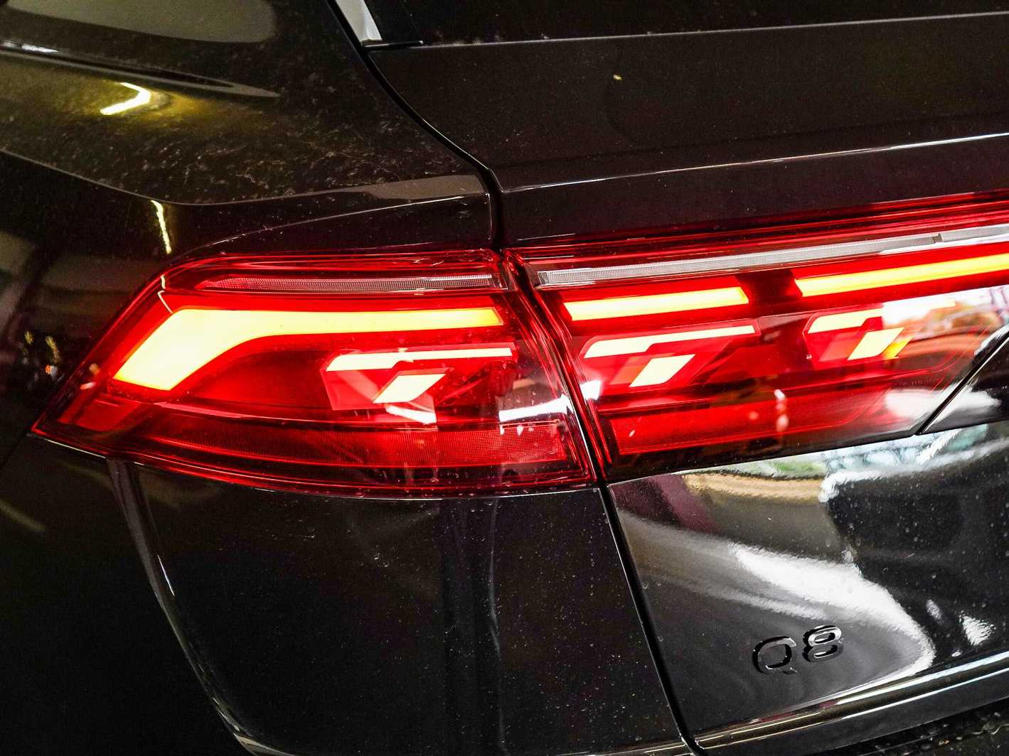 Thumbnail: 2026 Audi Q8 - 7