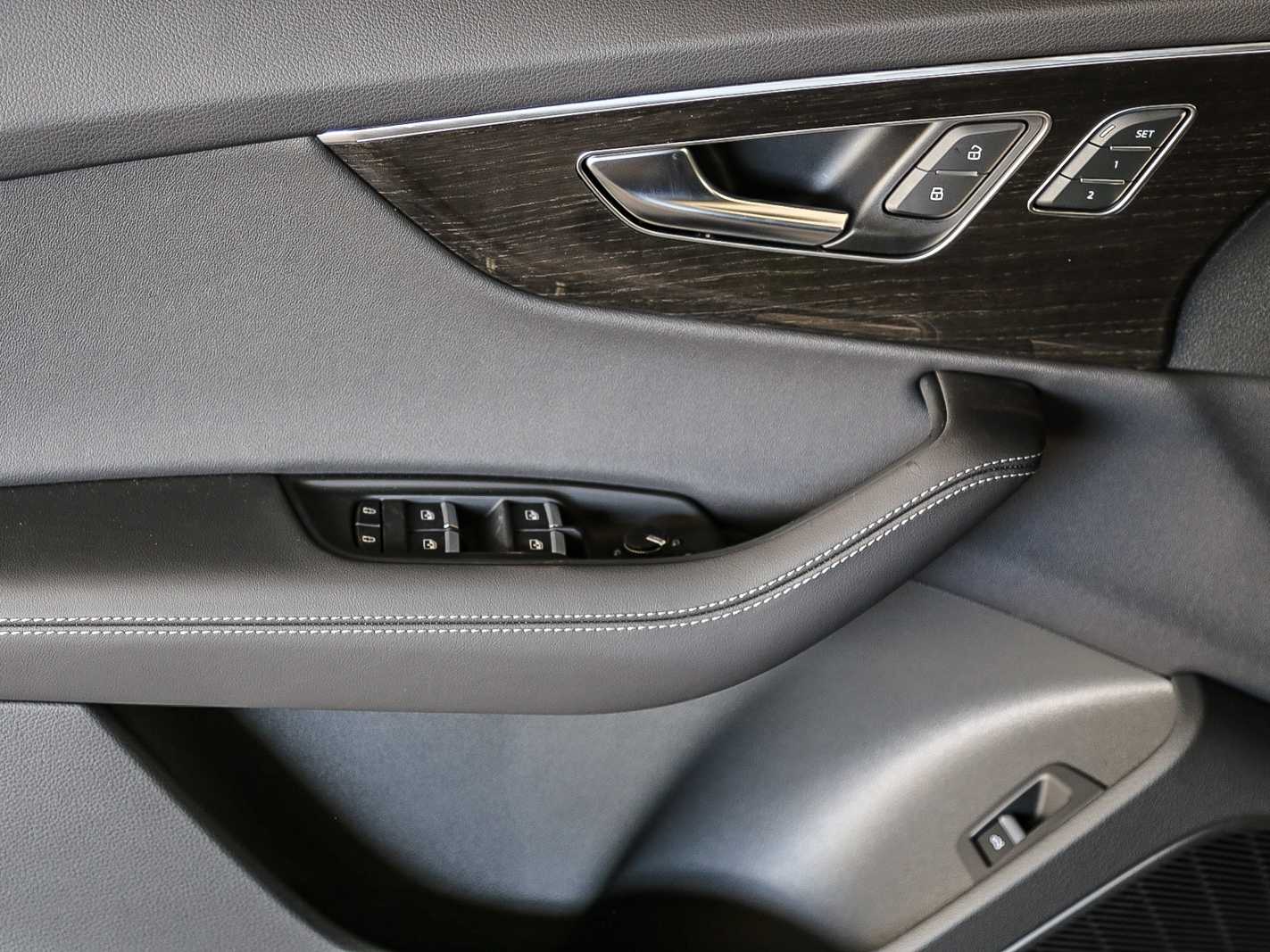 Thumbnail: 2026 Audi Q7 - 20