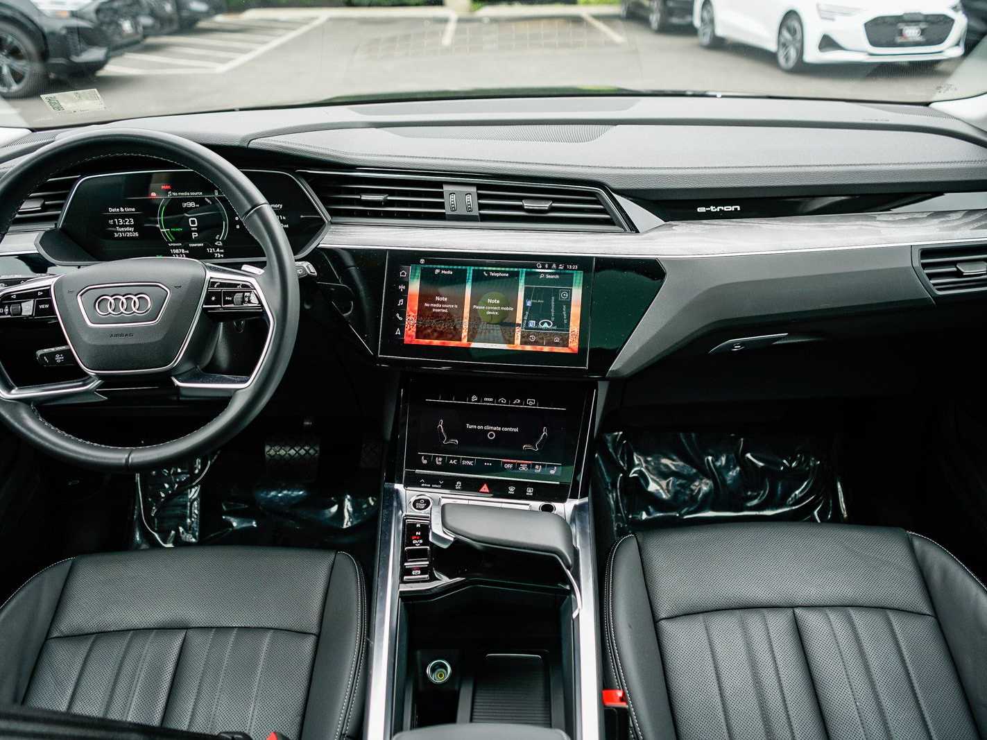 Thumbnail: 2024 Audi Q8 e-tron - 12