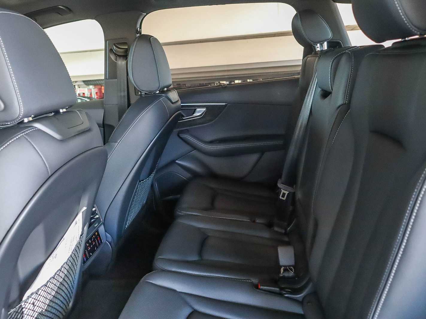 Thumbnail: 2026 Audi Q7 - 18