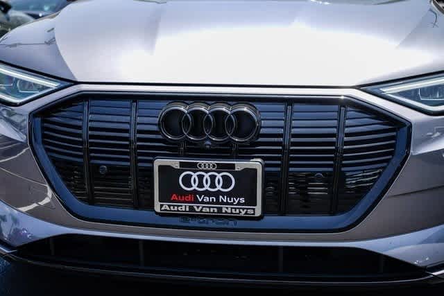 Thumbnail: 2022 Audi e-tron - 8