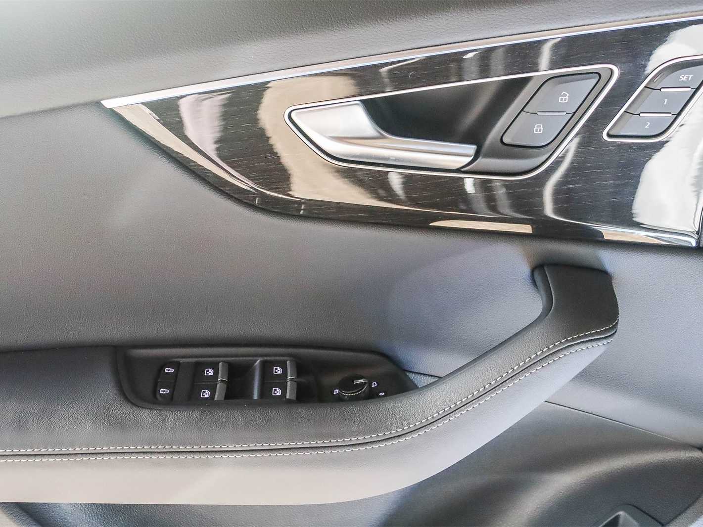 Thumbnail: 2026 Audi Q8 - 22