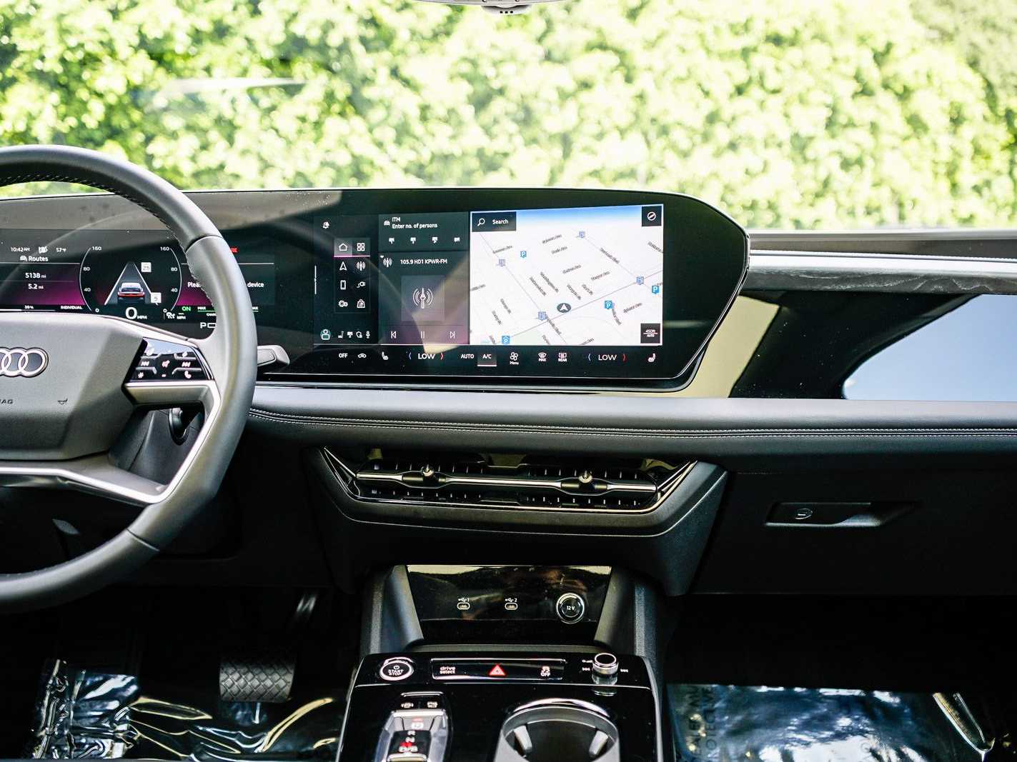 Thumbnail: 2025 Audi e-tron - 13