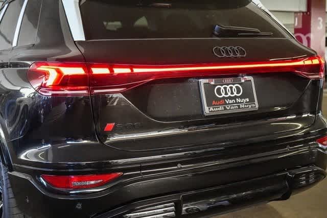 Thumbnail: 2025 Audi SQ6 e-tron - 11