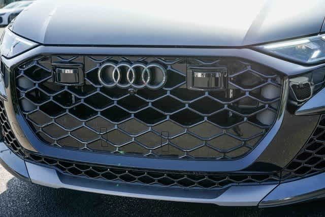 Thumbnail: 2025 Audi RS Q8 - 8