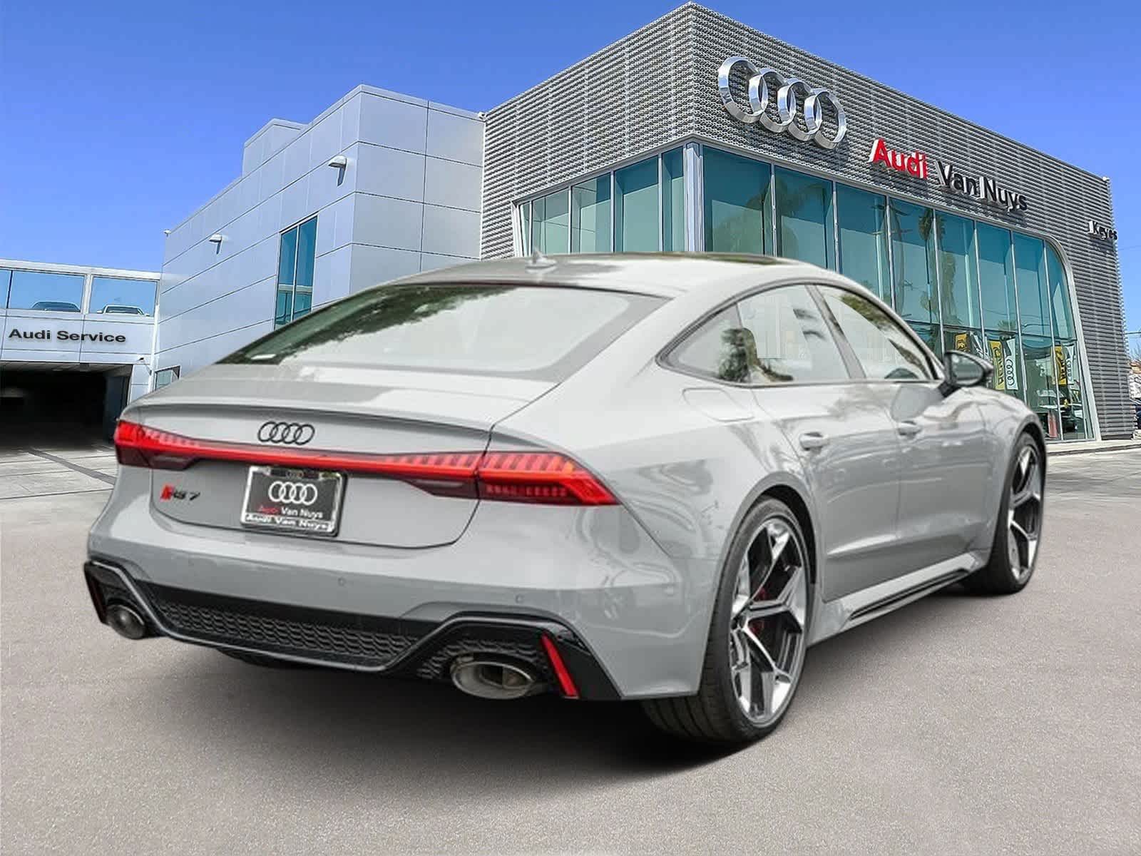 Thumbnail: 2025 Audi RS 7 - 4