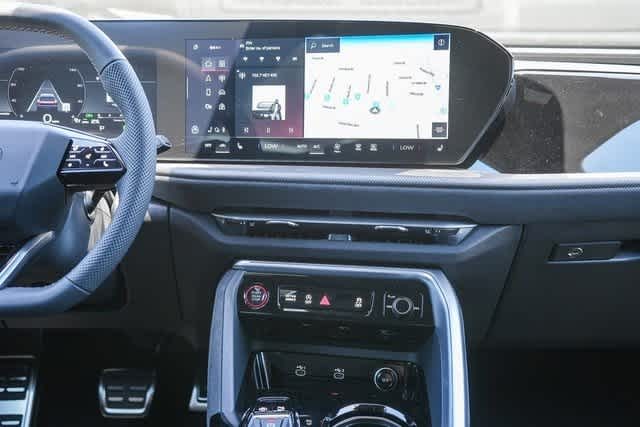 Thumbnail: 2025 Audi SQ5 - 18