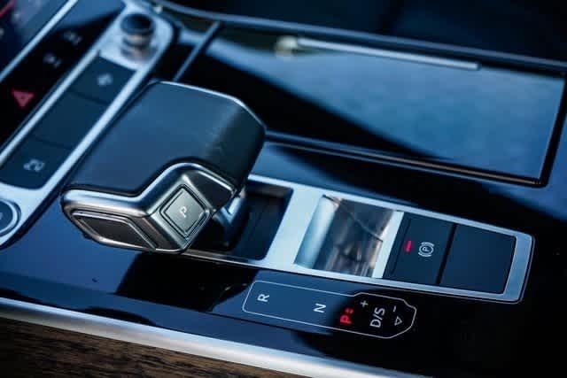 Thumbnail: 2021 Audi A8 - 21