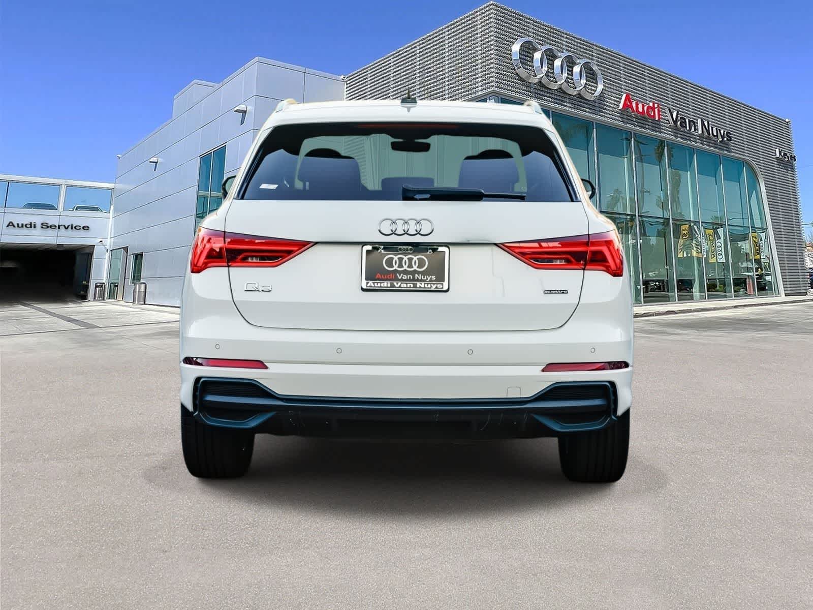 Thumbnail: 2023 Audi Q3 - 3