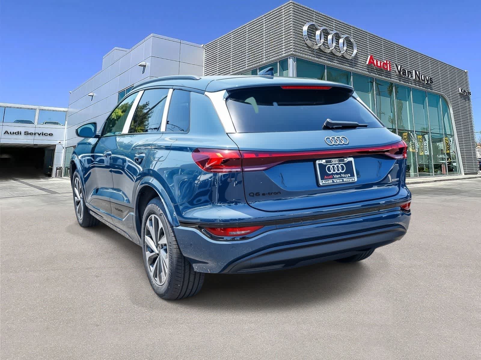 Thumbnail: 2027 Audi Q6 e-tron - 6