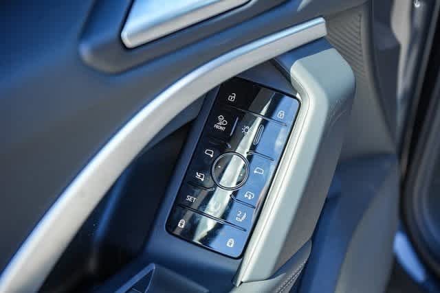 Thumbnail: 2025 Audi Q5 - 29