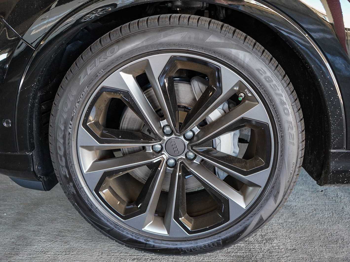 Thumbnail: 2026 Audi Q7 - 9