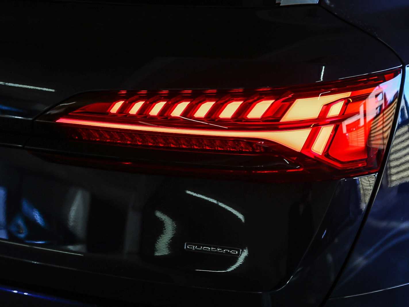 Thumbnail: 2026 Audi Q7 - 9